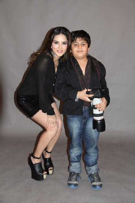 Sunny Leone got clicked by a 7 year old Chandresh